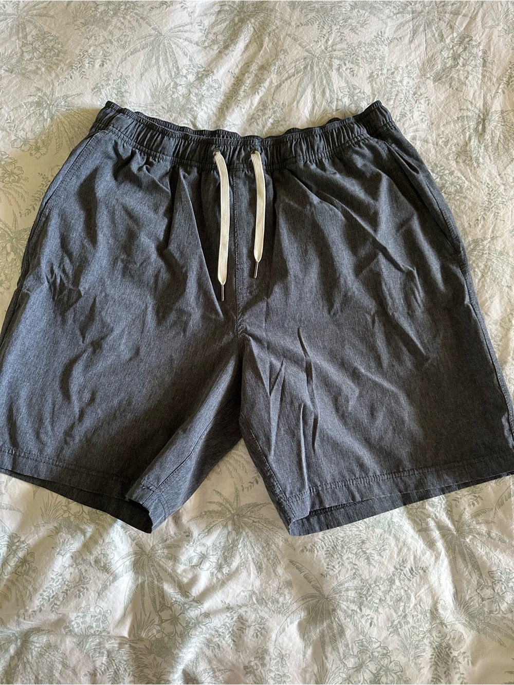 Men’s Fair Harbor Pull on shorts Size XL
